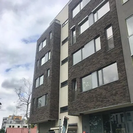 Ubytování v soukromí Family Friendly Apt By Subway + Airport Praha