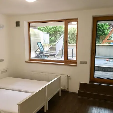 Family Friendly Apt By Subway + Airport Ubytování v soukromí